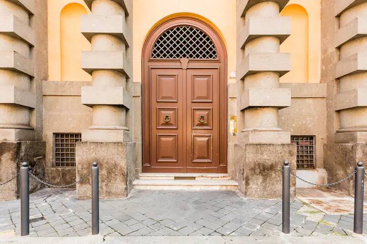 Mr. Romano’s NEW&Vintage flat near Vatican in Rome gallery image 5