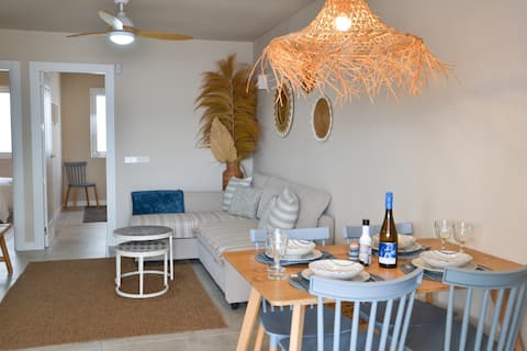 Successful Airbnb property: Magnificent apartment right on the beach in La Oliva