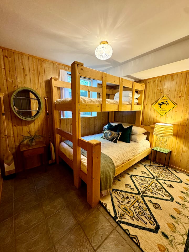 Dy dhoma marinari të përsosura për fëmijët ose grupet.