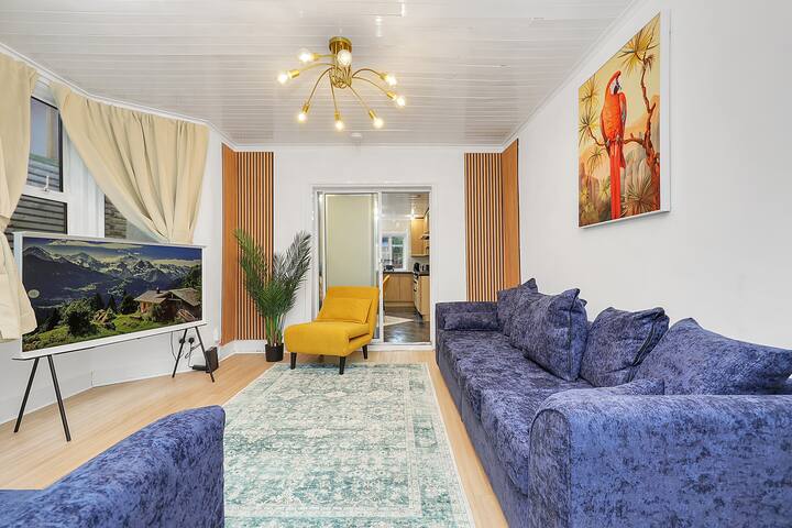 The Panel 5 Bedroom Town House gallery image 2