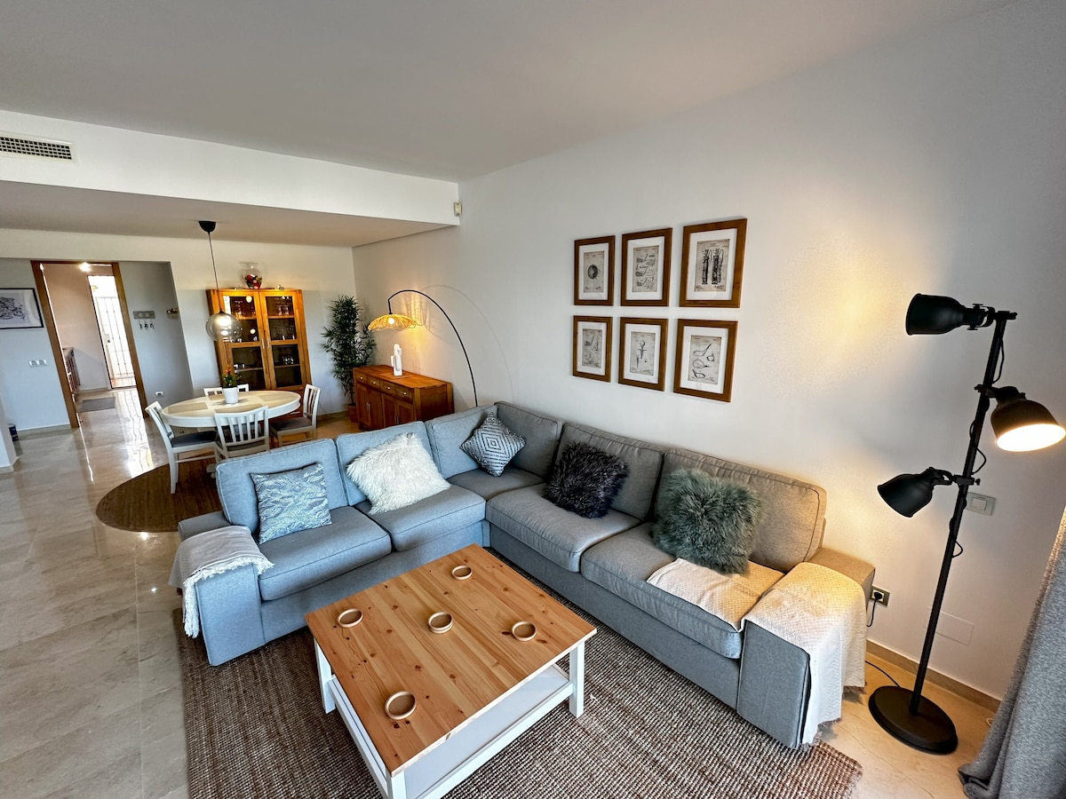 Top performing Airbnb: Casa La Cala Golf & Sol  2 Bed Flat with Golf View in Mijas