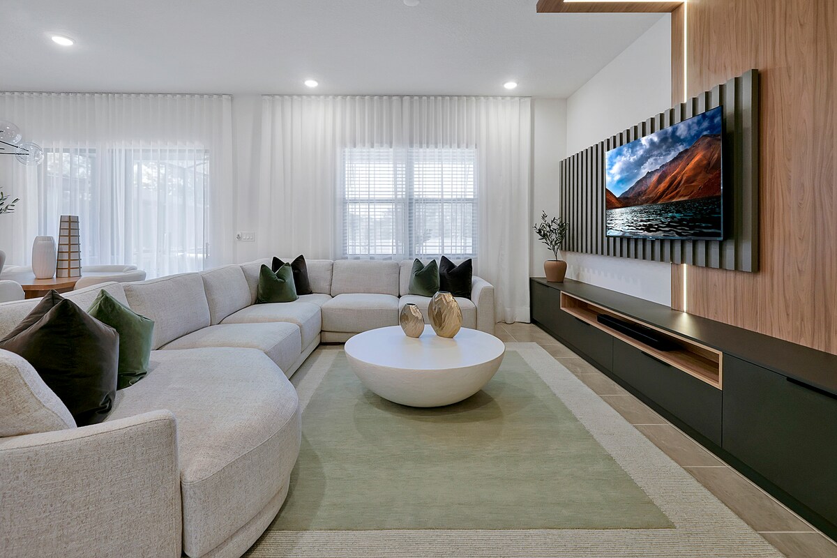 Successful Airbnb property: 20% OFF| Majestic Upscale 8BR Villa | ALL EN-SUITE in Williamsburg