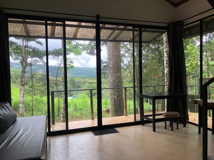 נוף לעמק ולהרים מהסלון