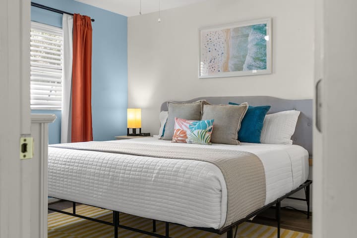 Second bedroom – king bed