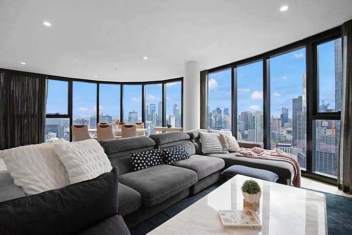 Sub-Penthouse with Stunning View gallery image 2
