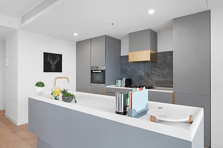 Sub-Penthouse with Stunning View gallery image 5