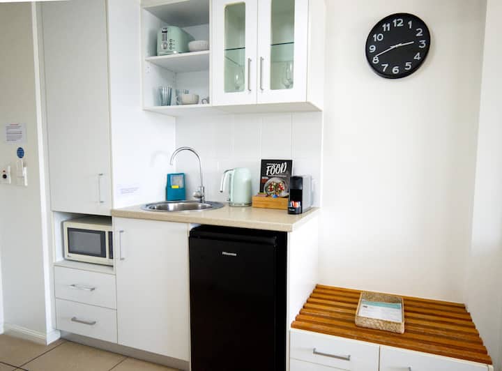 Tropical Sunsets - City Studio W/ Rooftop Pool - Cairns
