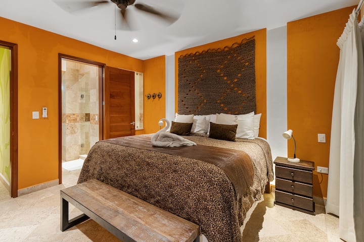 Casita B King Bed Balcony Ocean View