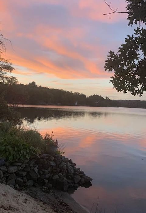Lakeside Retreat