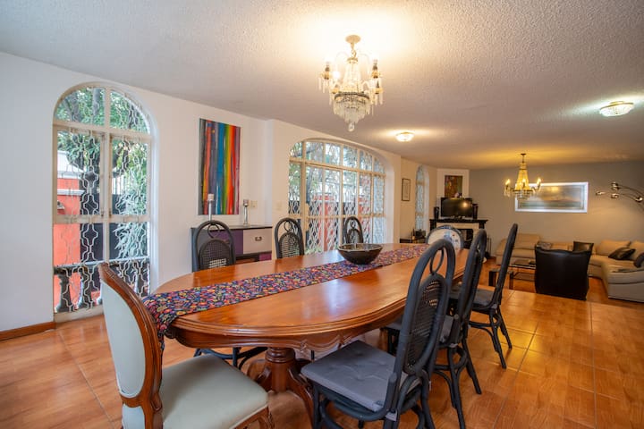 Casa Ventura: Billiard, Game Room, Gym & Parking gallery image 2