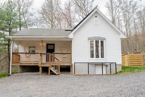 Secluded Off Grid Cabin | Firepit • 2BR