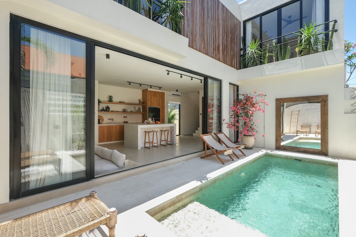 Casanna Umalas: Modern Boho Villa w/Pool in Umalas