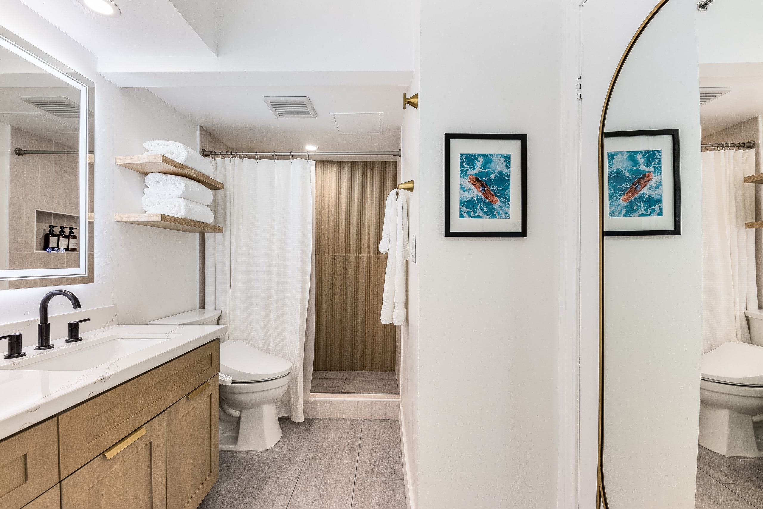 *New Modern Vacation Home w/Parking - Image 32