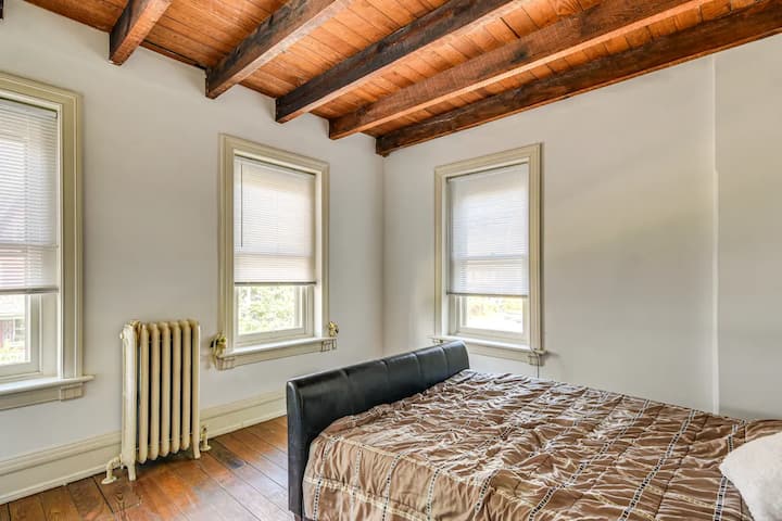 საძინებელი 2 (152 × 203 სმ ზომის საწოლით)