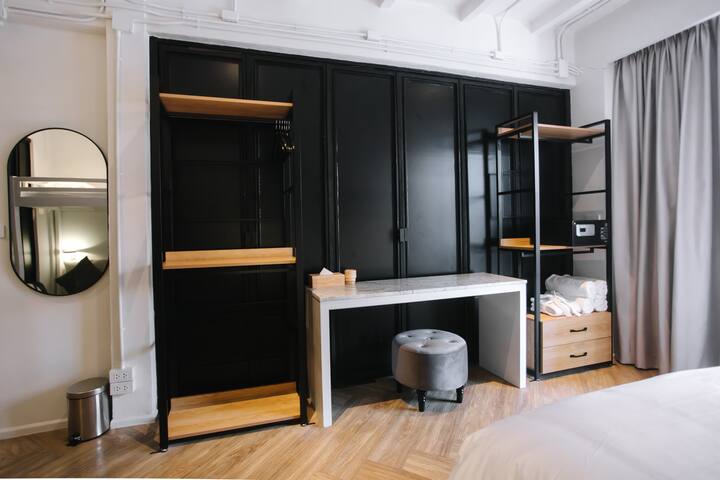 wari B. 3BR Penthouse (4th fl) 30 sec. to BTS gallery image 5