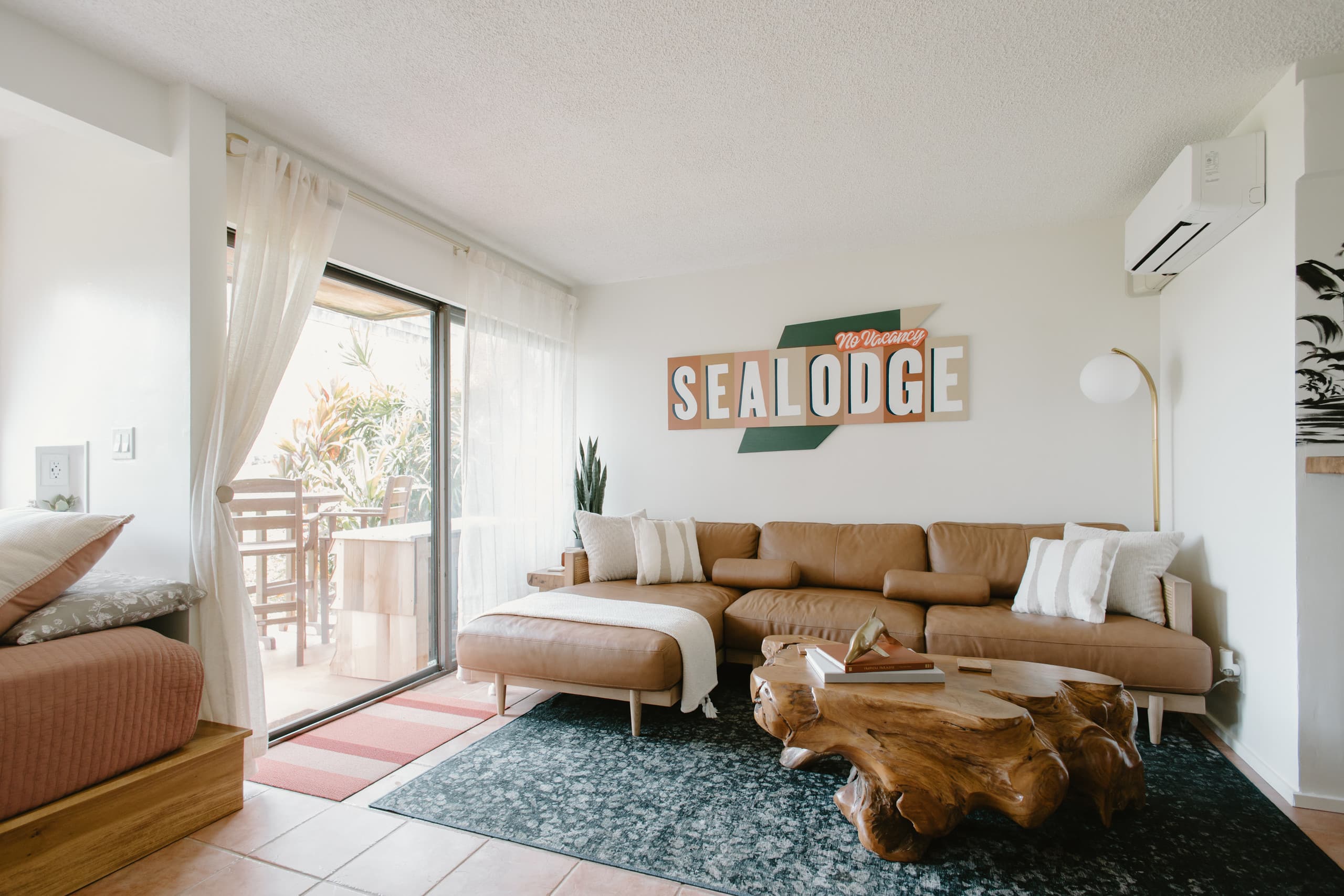 Seaside Haven- Oceanfront/Local Art/AC - Image 1