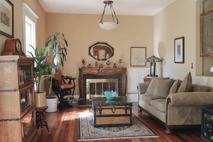 Napa Victorian On 1.5 Acres | Wineries + Downtown - Napa Valley, CA