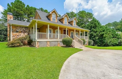 New! Luxe Family-Friendly Staycation | Sleeps 16+