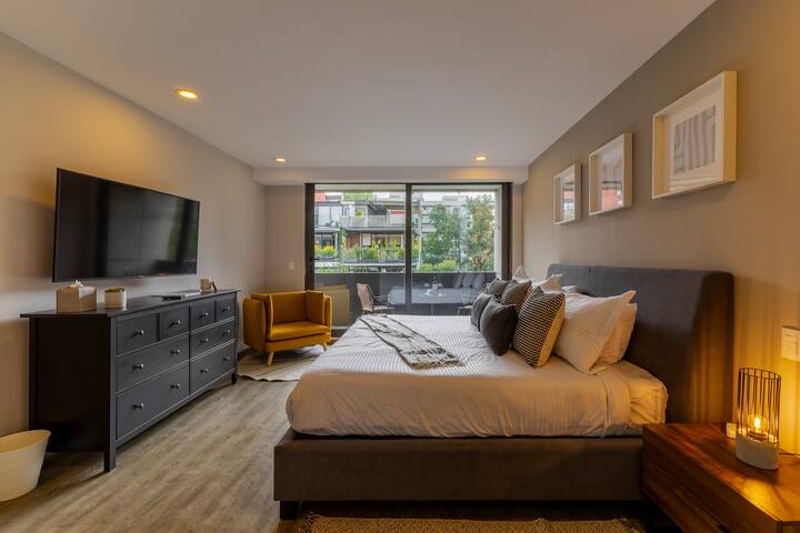 Stylish 3BR | Balcony Gym & Parking | Near Masaryk