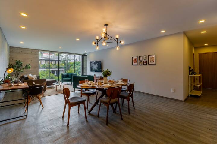 Stylish 3BR | Balcony Gym & Parking | Near Masaryk gallery image 3