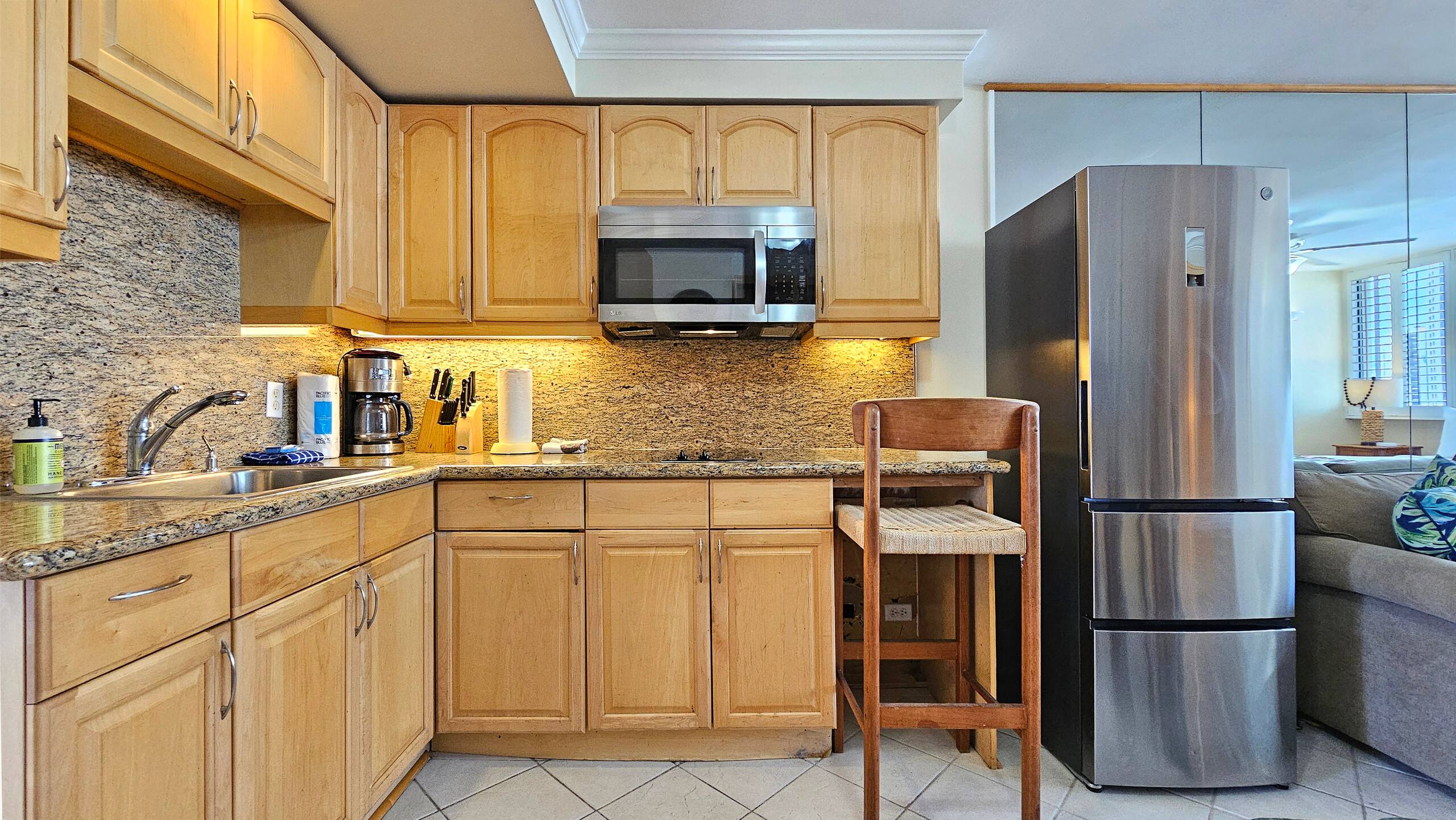 Waikiki Grand Hotel® 1005 Best Location in Waikiki - Image 4