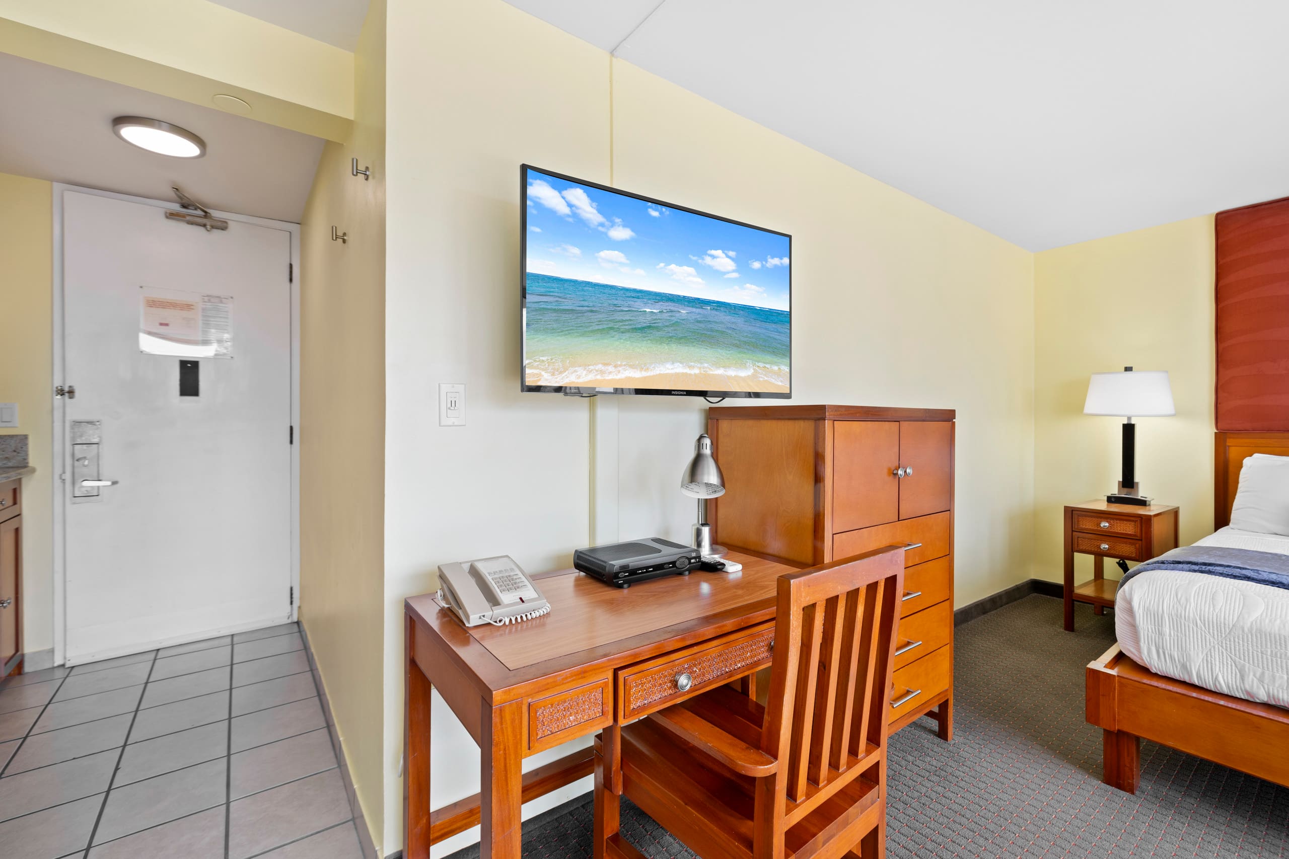 Condo in Honolulu · ★4.6 · 1 bedroom · 1 bed · 1 private bath - Image 3