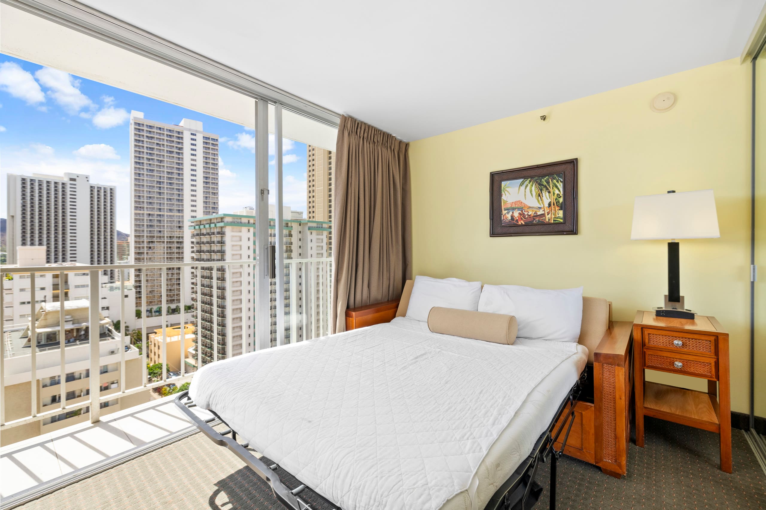 Condo in Honolulu · ★4.6 · 1 bedroom · 1 bed · 1 private bath - Image 15