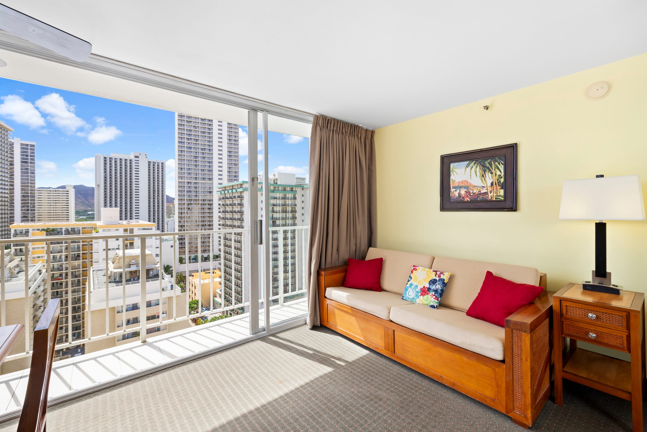 Condo in Honolulu · ★4.6 · 1 bedroom · 1 bed · 1 private bath - Image 4