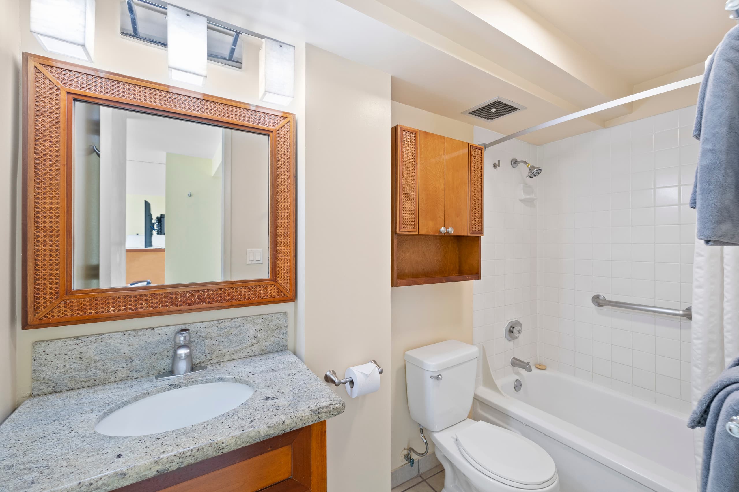 Condo in Honolulu · ★4.6 · 1 bedroom · 1 bed · 1 private bath - Image 20