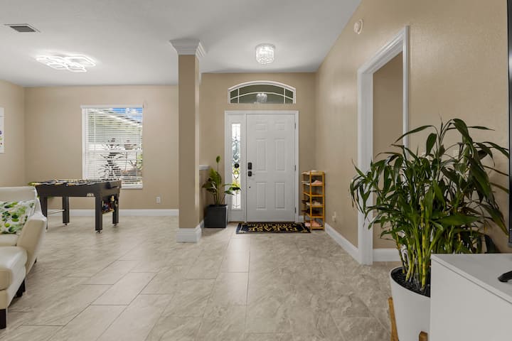 Charming Abode-peaceful Backyard-new Beds-massage - Lakeland, FL