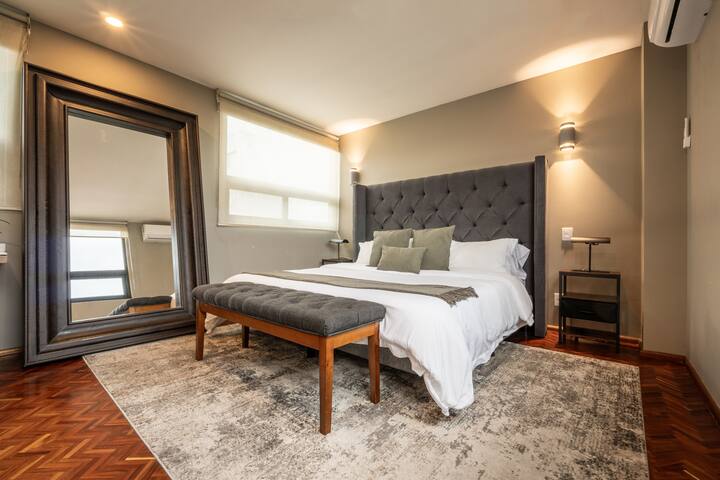 Premium 4BR Penthouse | Private Rooftop | Condesa gallery image 5