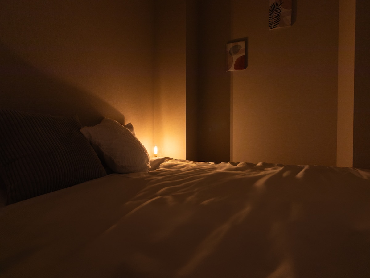 1 комплет душеци
Може да го почувствувате просторот во јапонски стил со татами душеци.