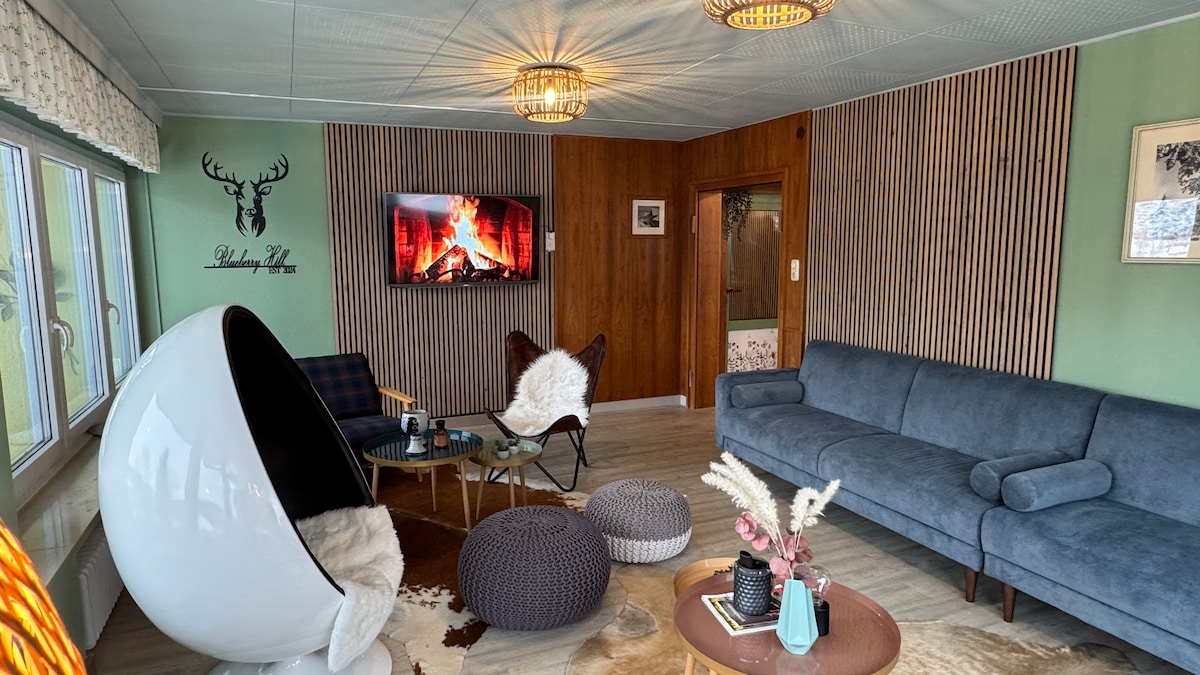 Successful Airbnb property: Large offsite highlight + cinema, yoga & 14 bathrooms in Winterberg