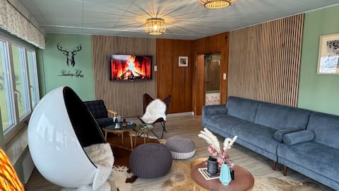 Erfolgreiche Airbnb-Immobilie: Large offsite highlight + cinema, yoga & 14 bathrooms in Winterberg