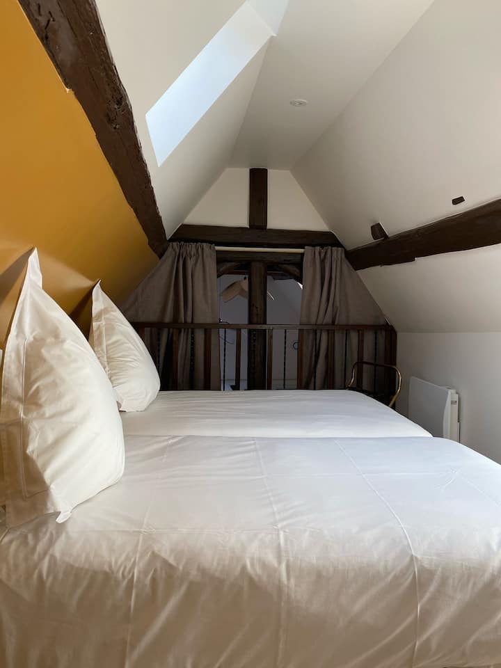 Second double bedroom (2 x 90 x 200) located in the mezzanine