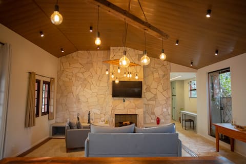Imóvel de sucesso: Heated Pool, Fireplace & Dining Area em Ibiúna