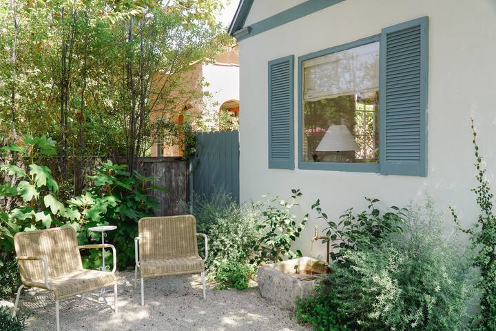 Cottage Bleu Venice gallery image 3