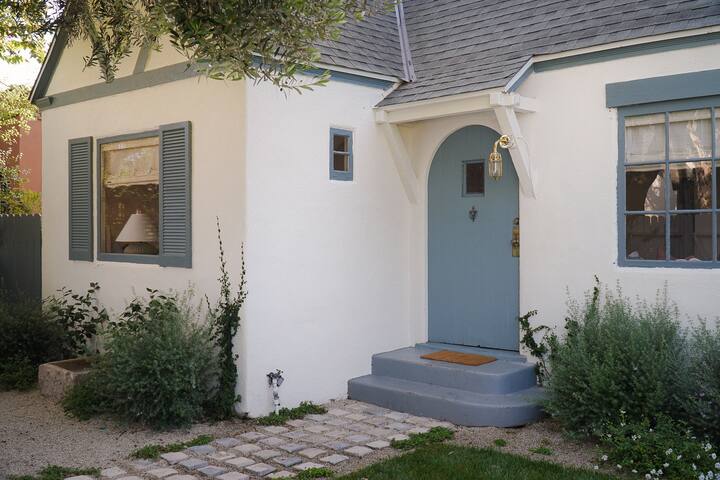 Cottage Bleu Venice gallery image 5