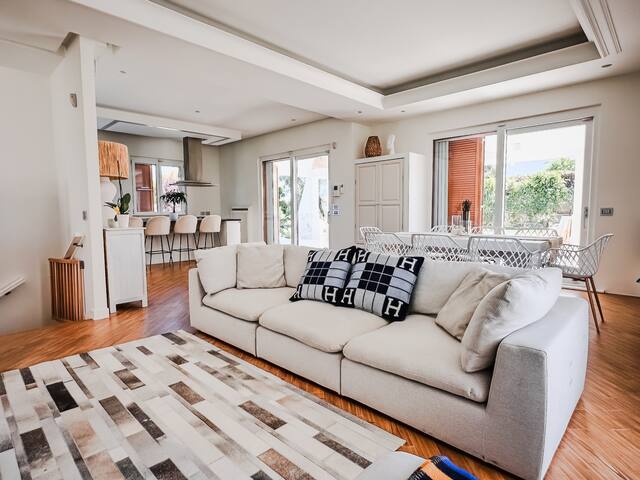 Casa Bianca – Pool Luxury Villa gallery image 2