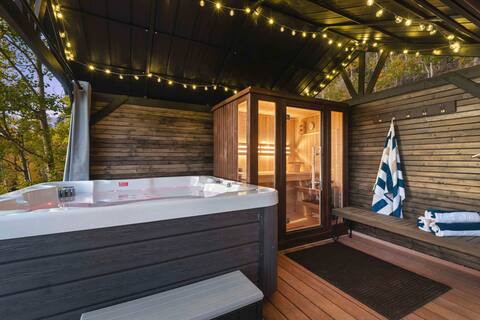 Wow Views! Hot Tub, Sauna, 5BR/4B, 85"TV