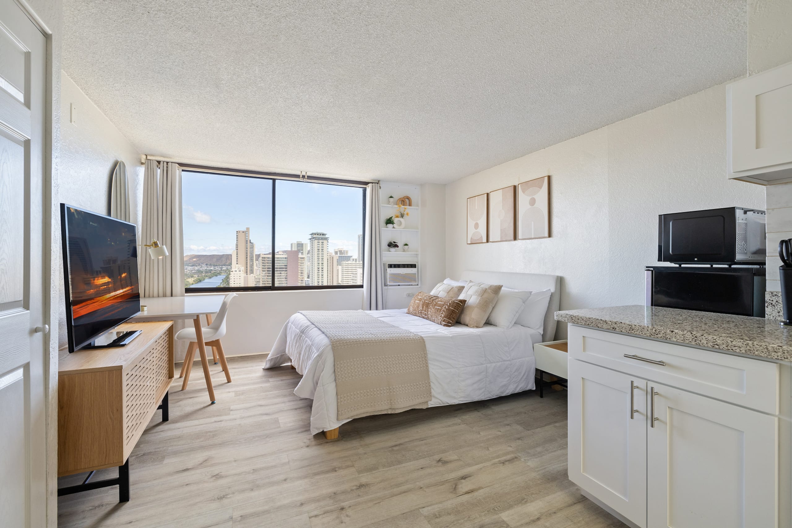 Modern Waikiki Oasis w/ Ocean View - Image 6