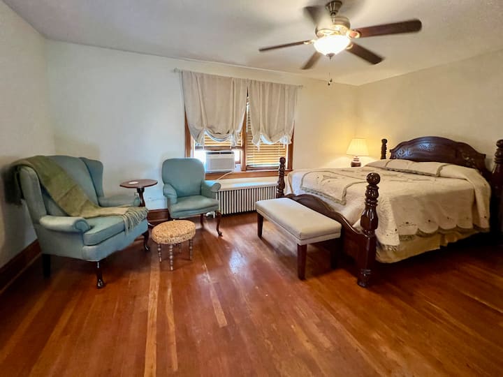 Private Room In Quiet Shared House - Beckley, WV