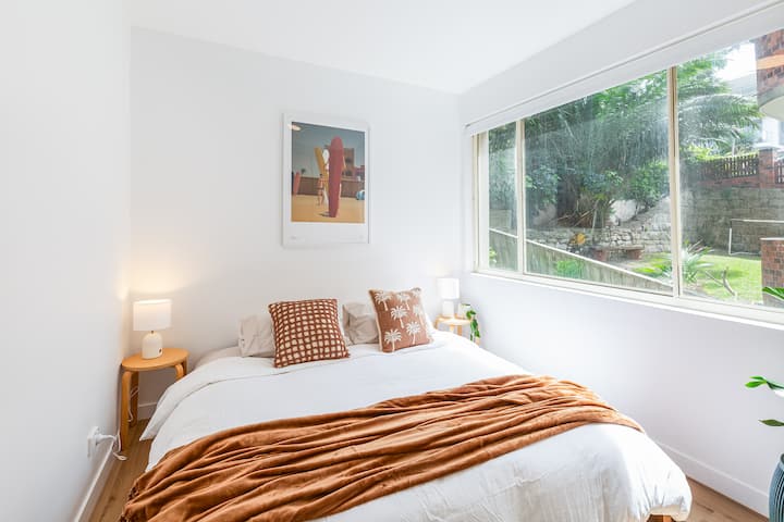 Predvolené nastavenie spálne 2 je manželská posteľ. Na požiadanie je možné dohodnúť alternatívne konfigurácie aspoň 24 hodín pred vaším príchodom.