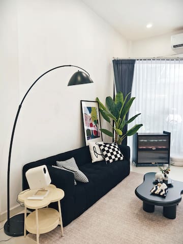 预订4天送接机/Central Park旁/Silom市中心/bts&mrt步行2分钟/可住11人