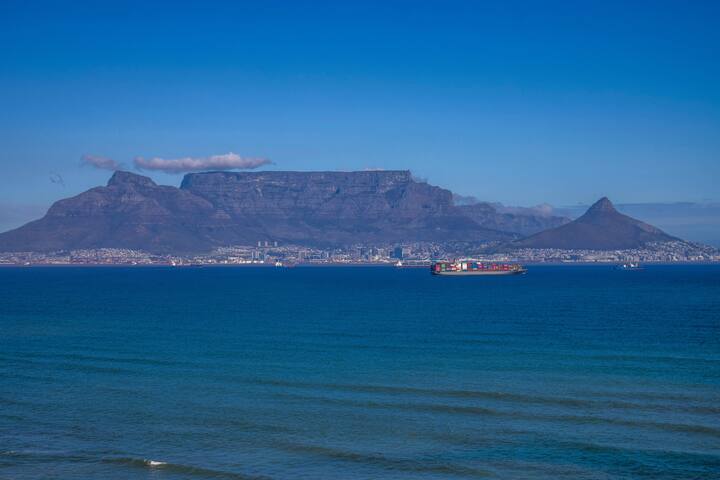 On Coral I: A Blissful Beachfront Getaway gallery image 3