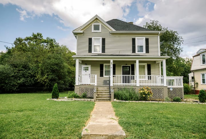 Charming Roanoke House - Roanoke, VA