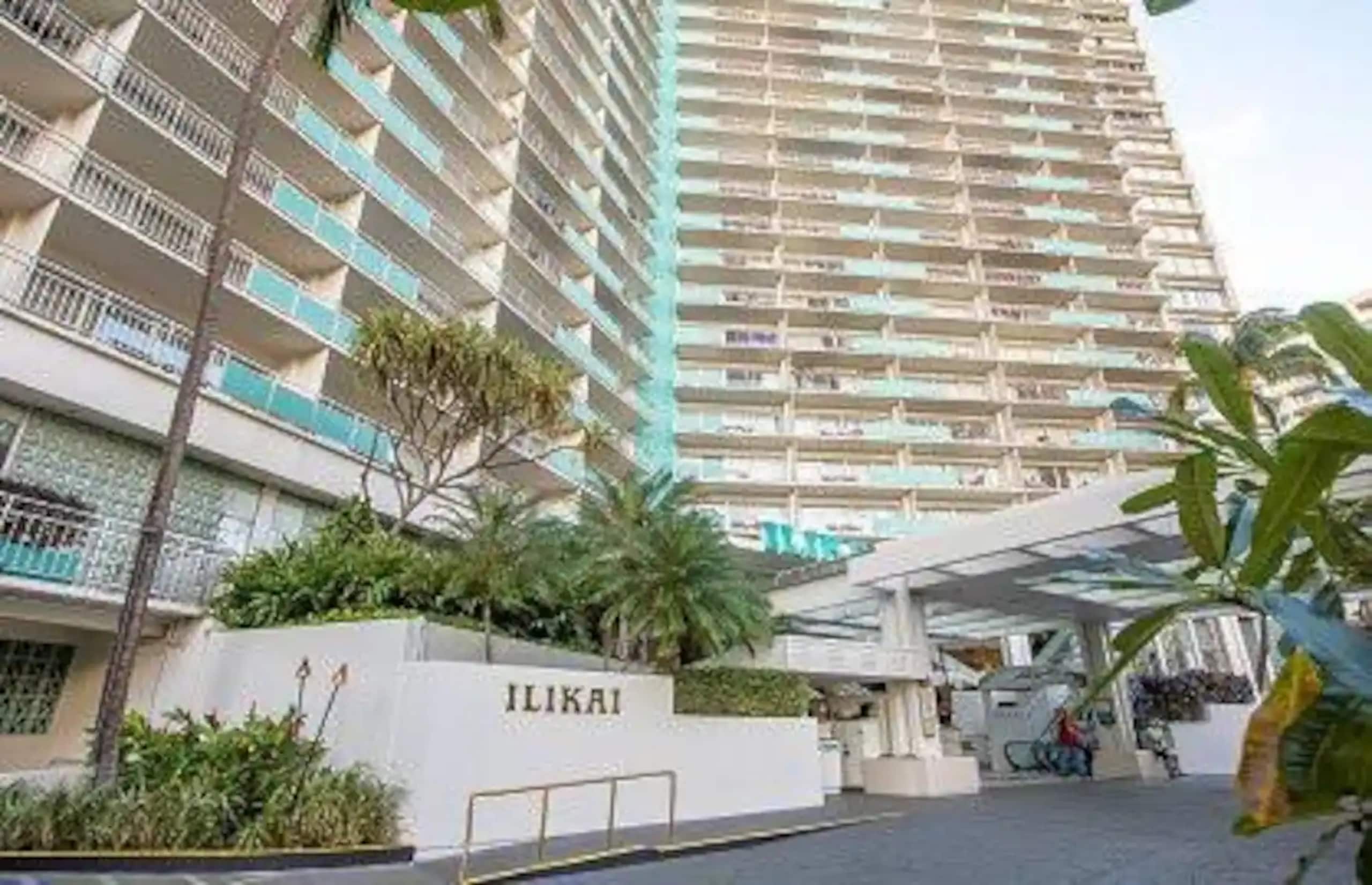 Condo in Honolulu · ★4.95 · 1 bedroom · 2 beds · 1 private bath - Image 48