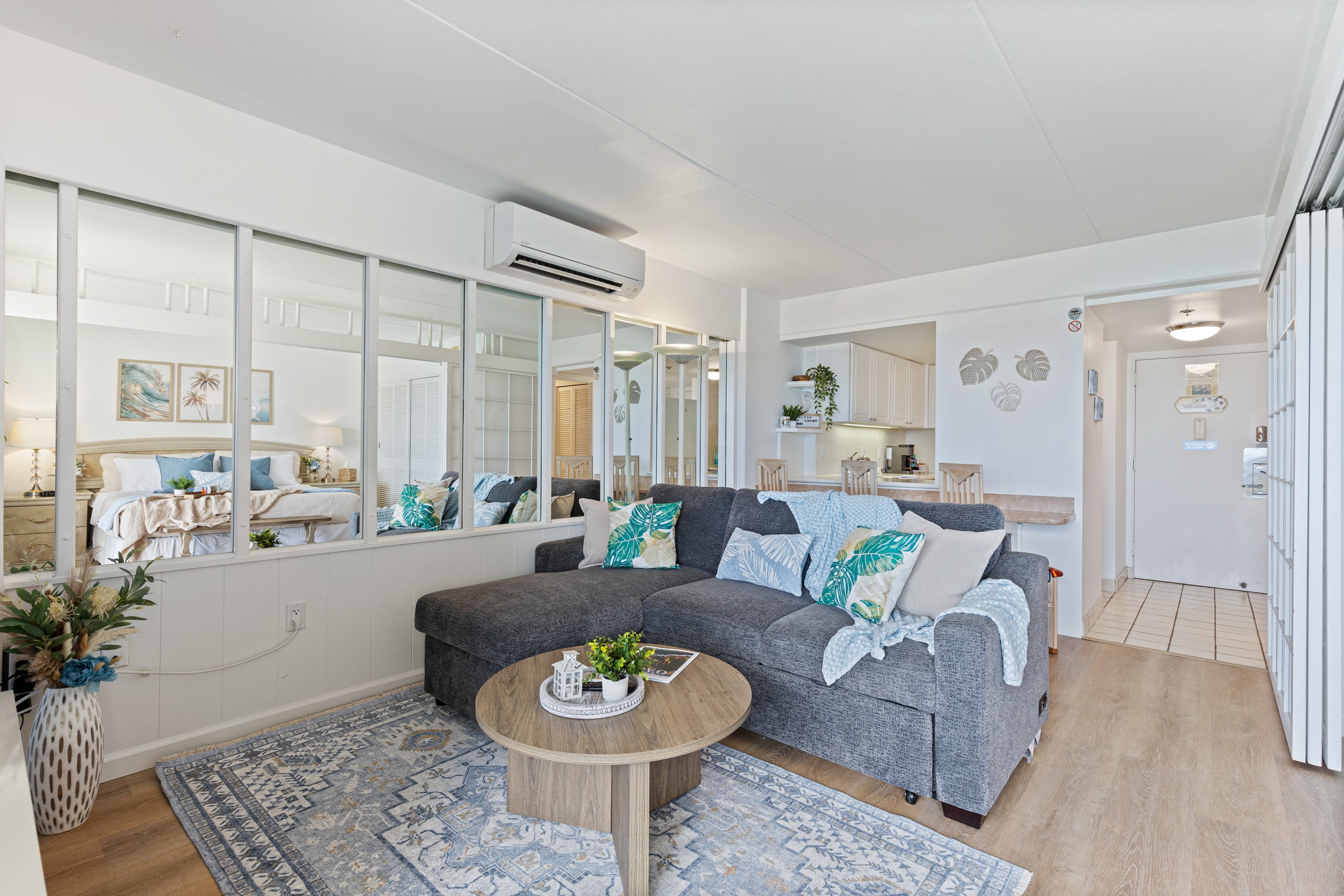 Condo in Honolulu · ★4.95 · 1 bedroom · 2 beds · 1 private bath - Image 1