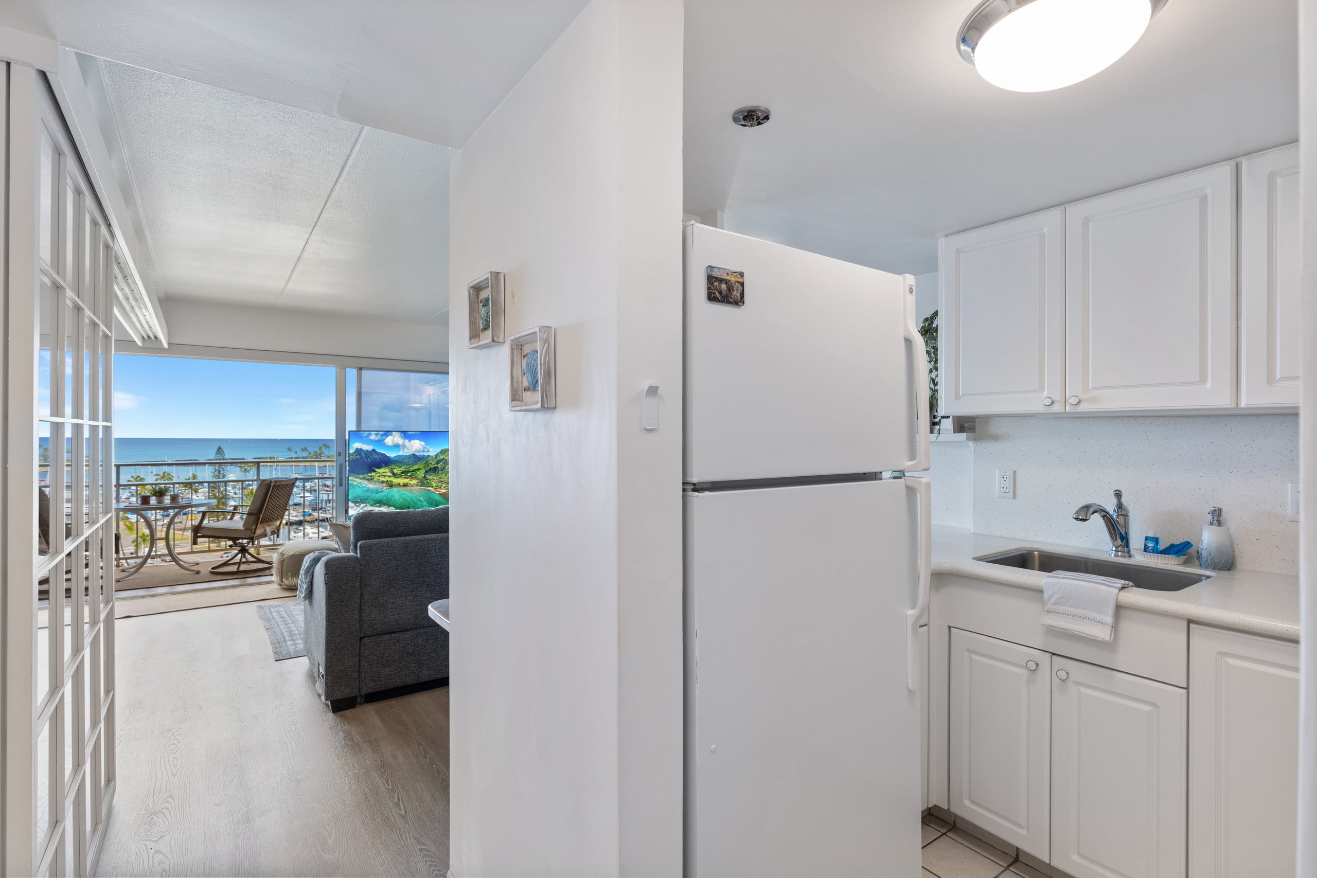 Condo in Honolulu · ★4.95 · 1 bedroom · 2 beds · 1 private bath - Image 13