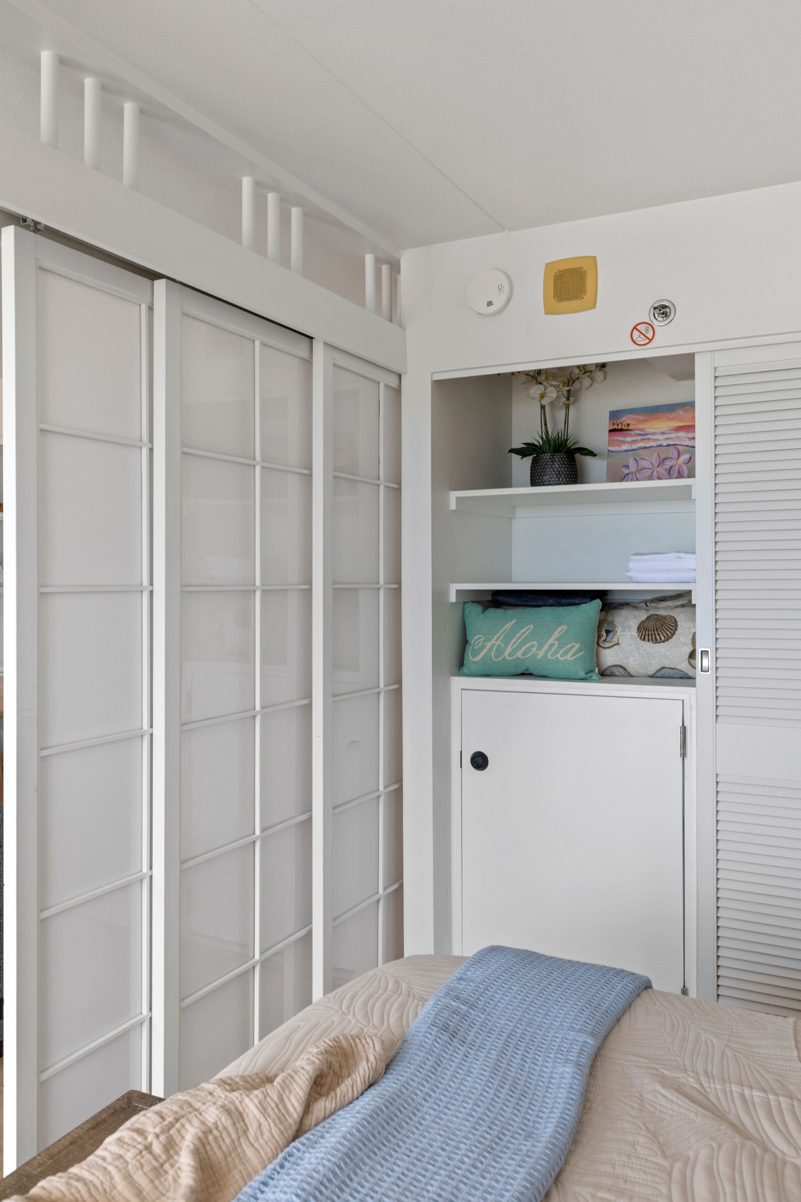 Condo in Honolulu · ★4.95 · 1 bedroom · 2 beds · 1 private bath - Image 19
